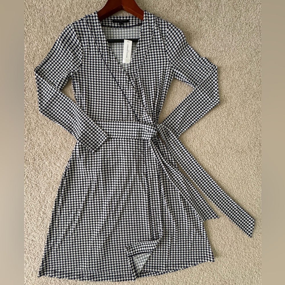 BR Women Wrap long sleeve Dark Navy/black & White Elephant Print Dress XSmall